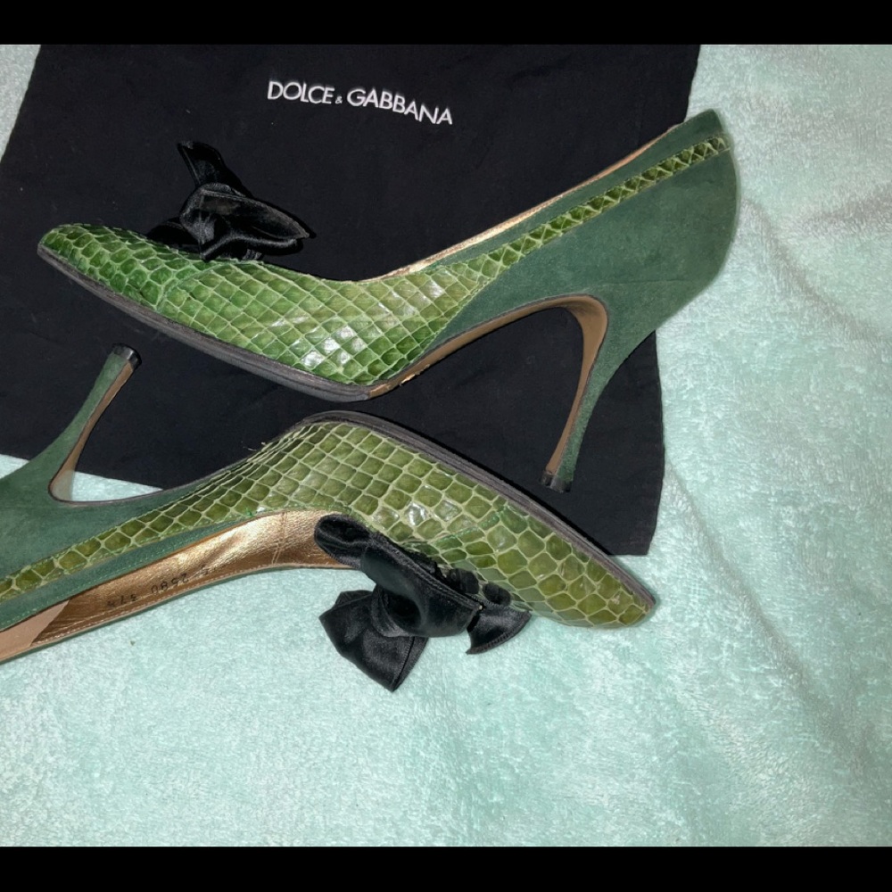 USED - DOLCE & GABBANA Women’s Pump Heels Shoe Size 37.5 Green Suede Snake